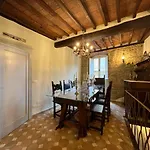 - The House With Well And The Frescos Palace Apartment *