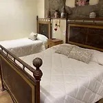 - The House With Well And The Frescos Palace Appartement *