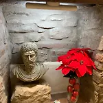 - The House With Well And The Frescos Palace Apartment