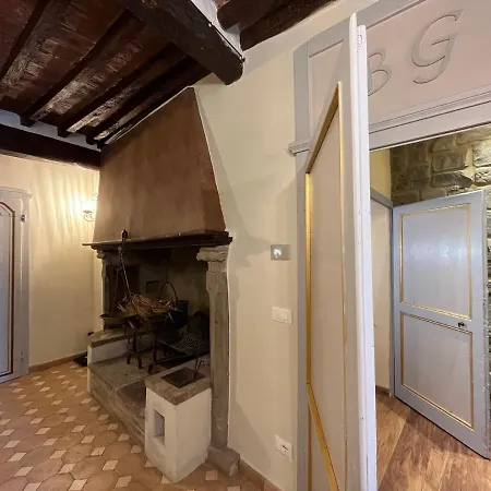 - The House With Well And The Frescos Palace * Cortona