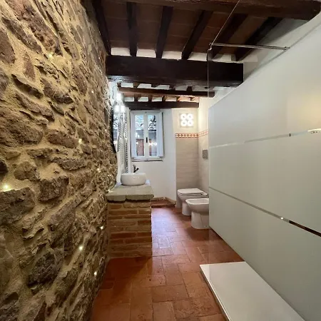 - The House With Well And The Frescos Palace *