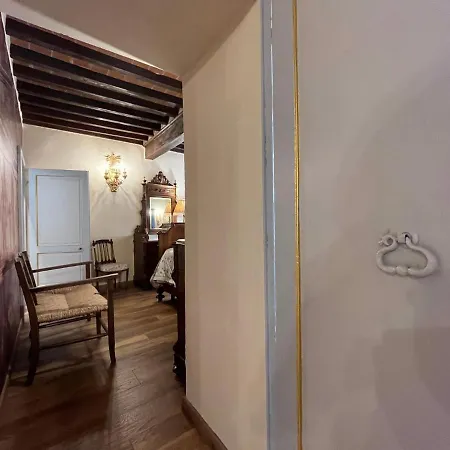 - The House With Well And The Frescos Palace *