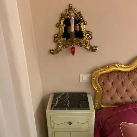 - The House With Well And The Frescos Palace 公寓 *