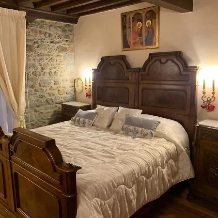 - The House With Well And The Frescos Palace Lägenhet Cortona