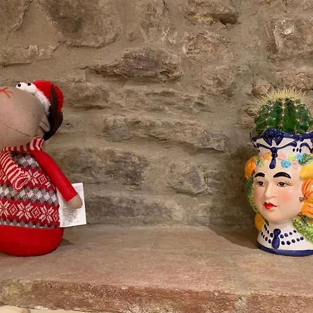 Lägenhet - The House With Well And The Frescos Palace *