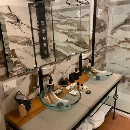 - The House With Well And The Frescos Palace Lägenhet Cortona