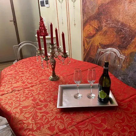 Lägenhet - The House With Well And The Frescos Palace *