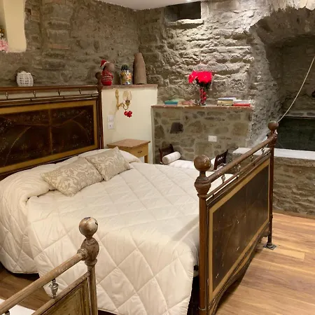 - The House With Well And The Frescos Palace Cortona