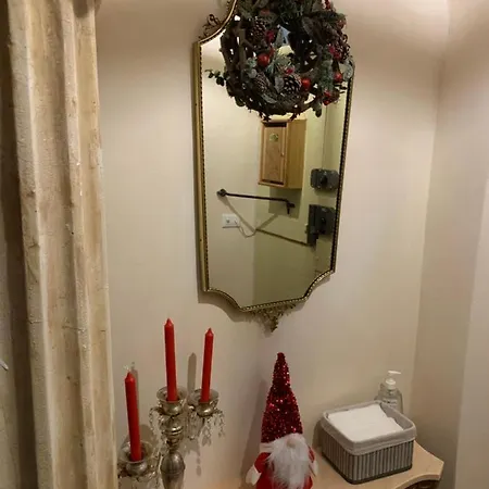 公寓 - The House With Well And The Frescos Palace 哥尔顿