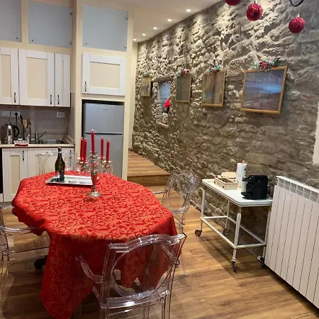 公寓 - The House With Well And The Frescos Palace *