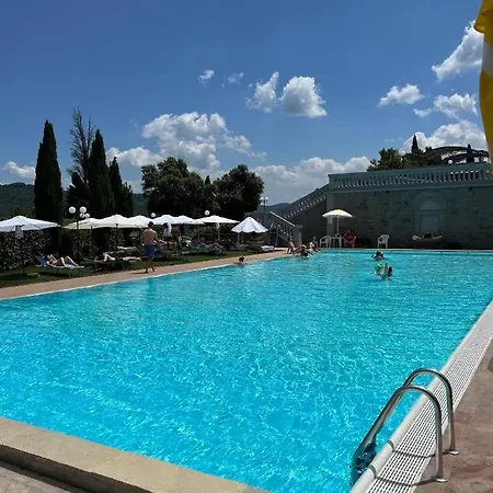 Lägenhet - The House With Well And The Frescos Palace *