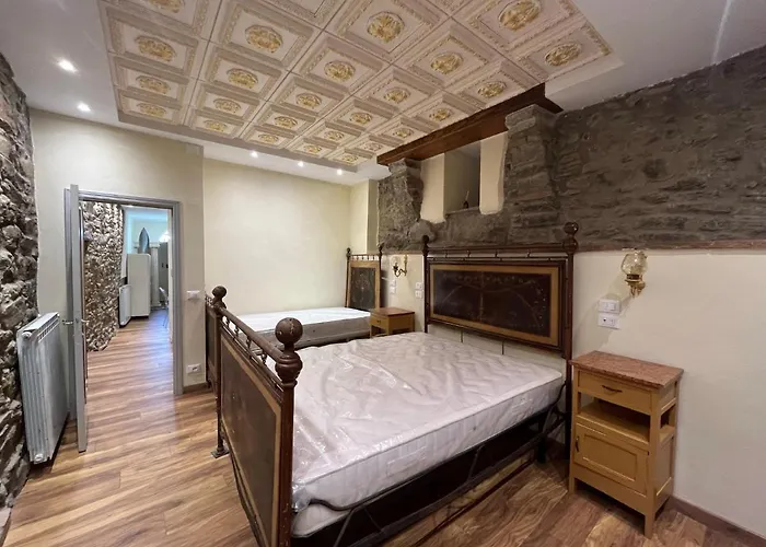 - The House With Well And The Frescos Palace