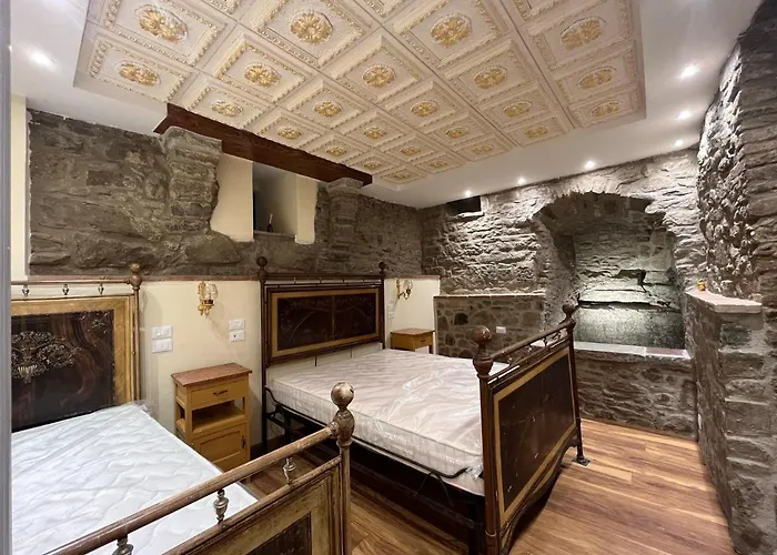 Apartment - The House With Well And The Frescos Palace