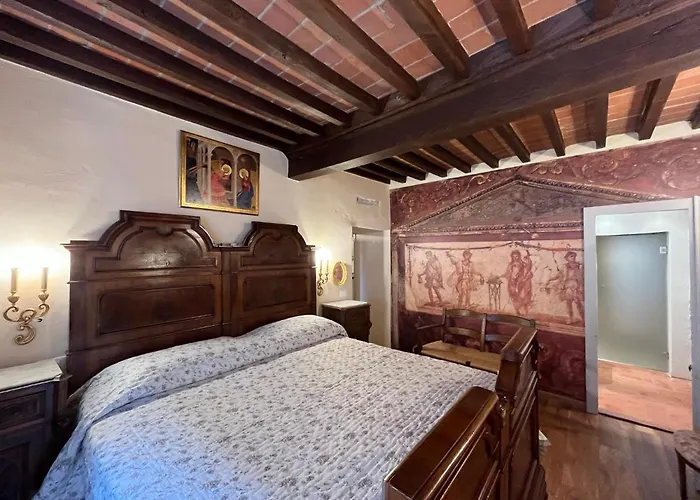 - The House With Well And The Frescos Palace Apartment Cortona