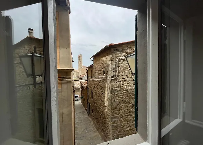 - The House With Well And The Frescos Palace Apartment *