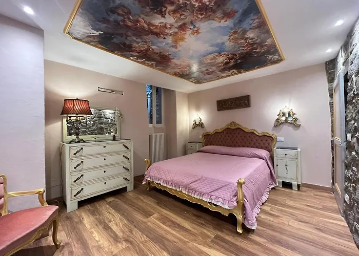 - The House With Well And The Frescos Palace Apartment Cortona