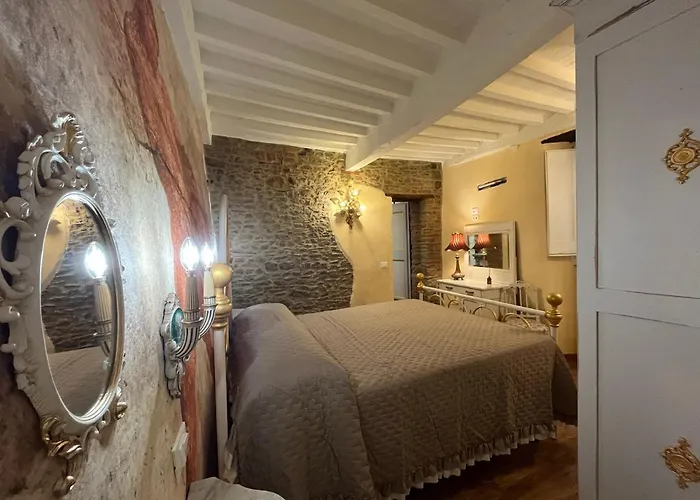 - The House With Well And The Frescos Palace Cortona