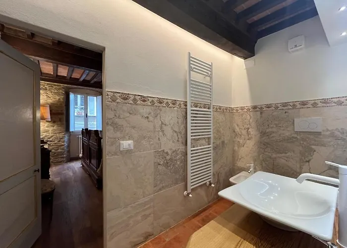 - The House With Well And The Frescos Palace Cortona