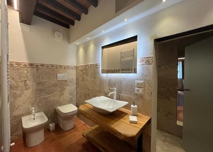 - The House With Well And The Frescos Palace *