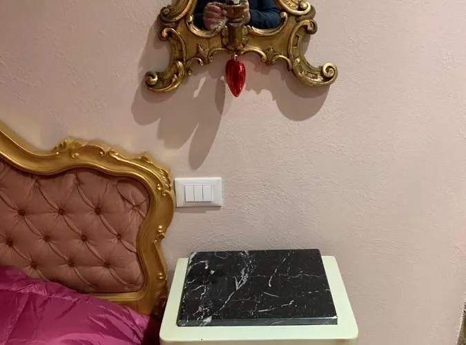 - The House With Well And The Frescos Palace * Cortona