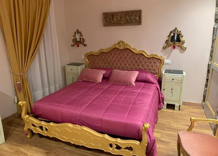 - The House With Well And The Frescos Palace Apartment Cortona