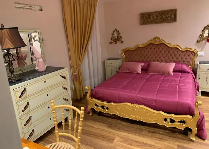 - The House With Well And The Frescos Palace Apartman Cortona