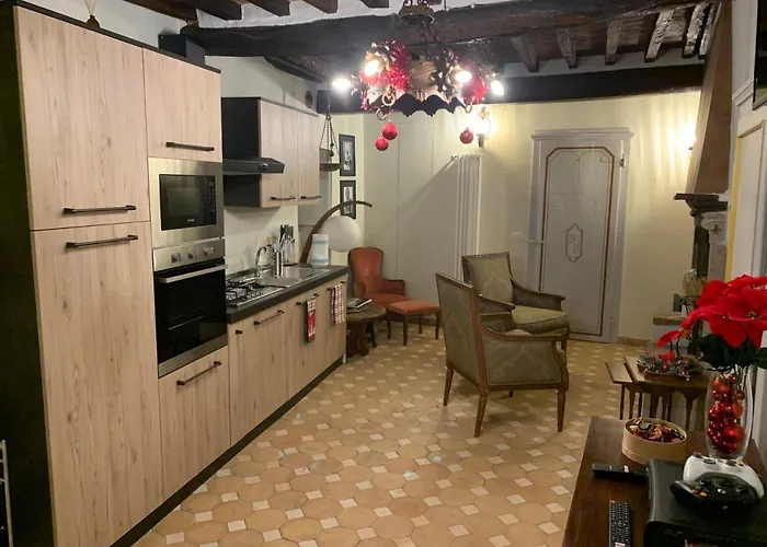 - The House With Well And The Frescos Palace * Cortona