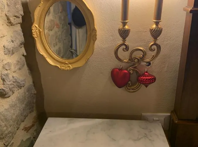 - The House With Well And The Frescos Palace Apartment