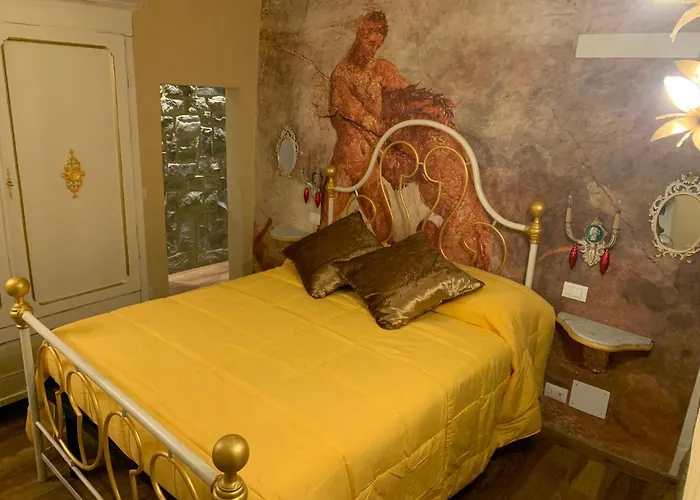 - The House With Well And The Frescos Palace Apartment