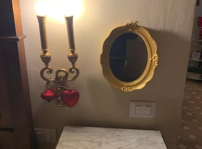 - The House With Well And The Frescos Palace Apartment *