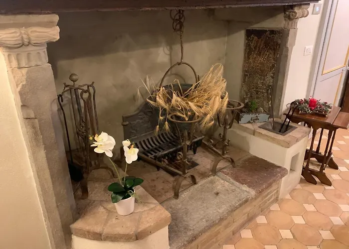 Apartment - The House With Well And The Frescos Palace