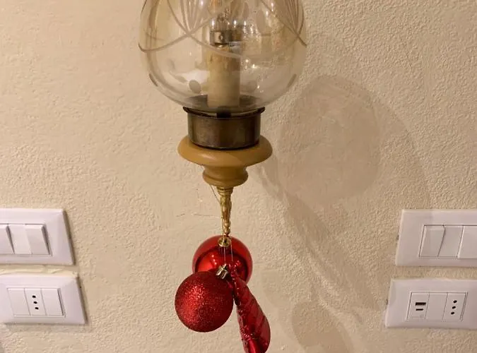 - The House With Well And The Frescos Palace Apartman *