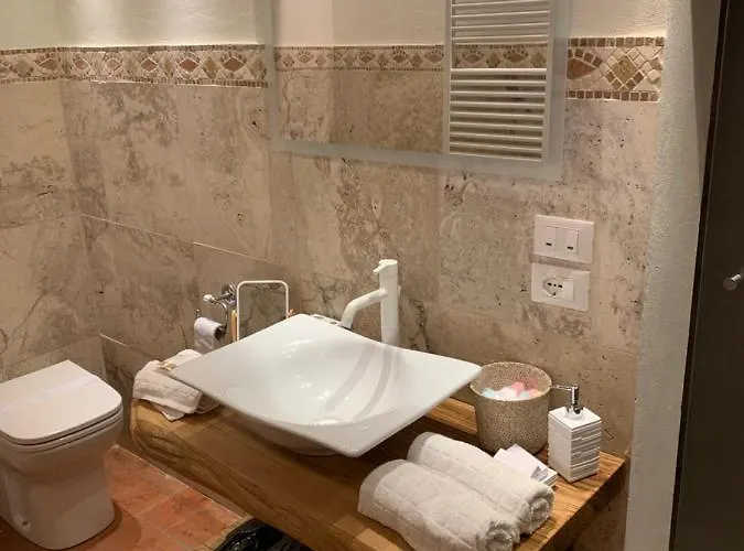 - The House With Well And The Frescos Palace * Cortona