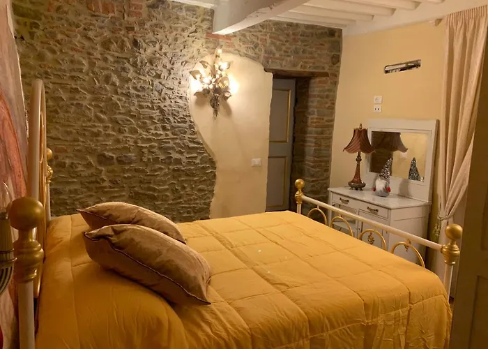 - The House With Well And The Frescos Palace Apartment *