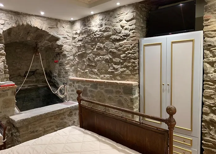 - The House With Well And The Frescos Palace Apartment