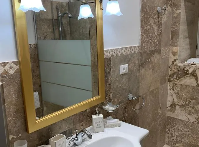 - The House With Well And The Frescos Palace Apartment